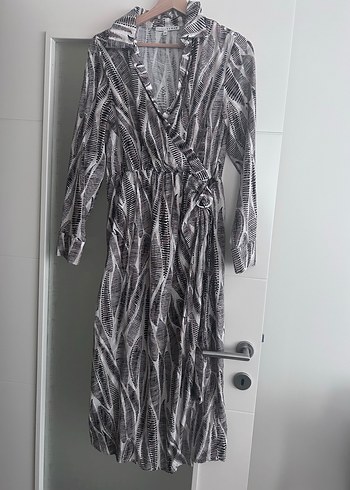 Gri Zebra Desenli Uzun Elbise - Görsel 2