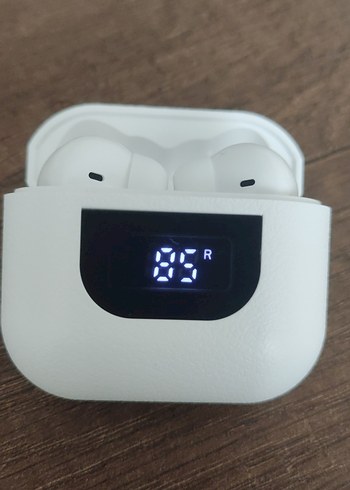 Beyaz Kablosuz Kulaklık Şarj Kutusu - Görsel 2