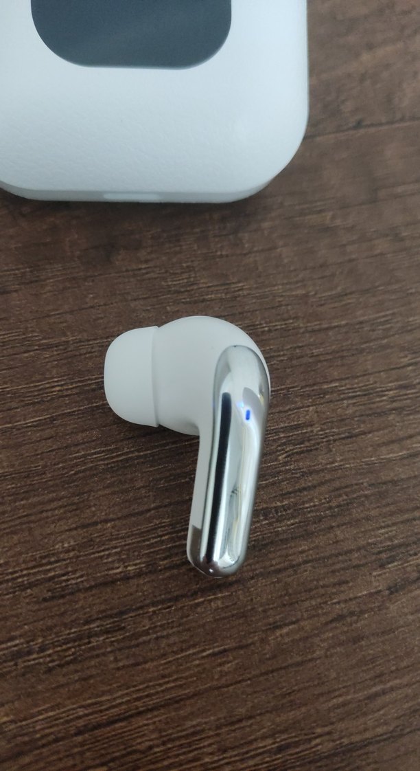 Beyaz Kablosuz Kulaklık Şarj Kutusu - Görsel 3