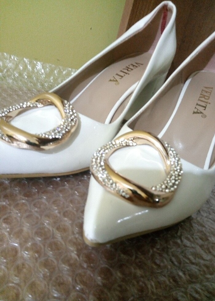 Beyaz topuklu ayakkabi - Görsel 4