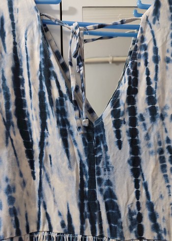 Mavi Beyaz Bağlama Desenli şort tulum - Görsel 3