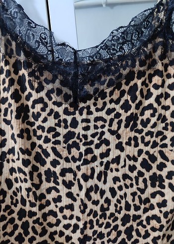 Dantel Detaylı Leopar Desenli Askılı Mini Bluz - Görsel 2