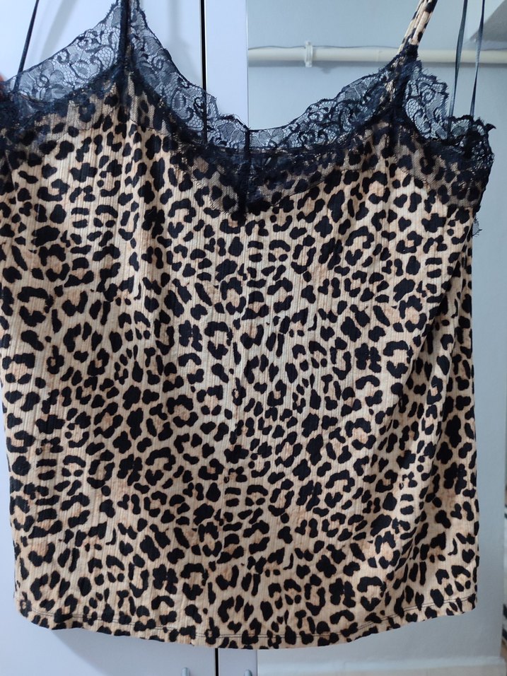 Dantel Detaylı Leopar Desenli Askılı Mini Bluz - Görsel 4