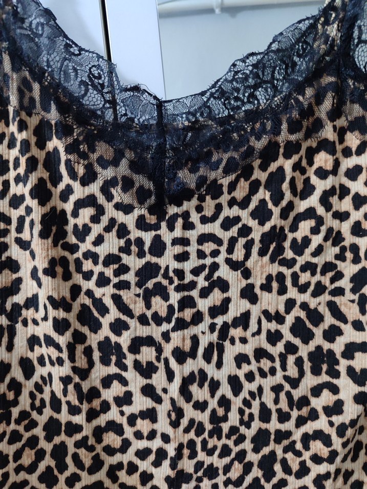 Dantel Detaylı Leopar Desenli Askılı Mini Bluz - Görsel 2