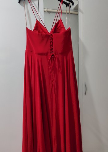 Uzun Parlak Kırmızı V Yaka Kadın Abiye Elbise - Görsel 4