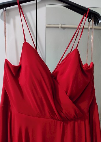 Uzun Parlak Kırmızı V Yaka Kadın Abiye Elbise - Görsel 2