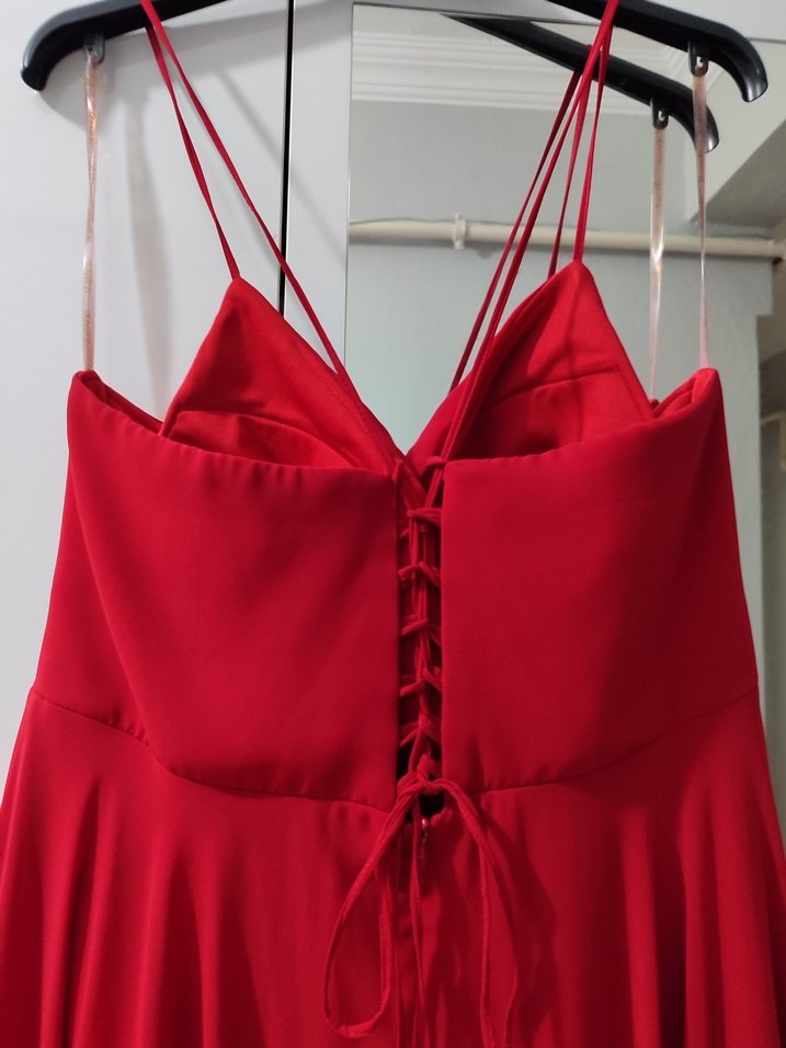 Uzun Parlak Kırmızı V Yaka Kadın Abiye Elbise - Görsel 5