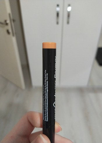 Beden Renk Flormar Color Shadow Stick Bakır Altın 001 Soft Cloud Rengi