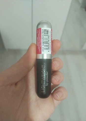 Flormar LIGHTWEIGHT LIP POWDER 012 Legendary Red Rengi - Görsel 4