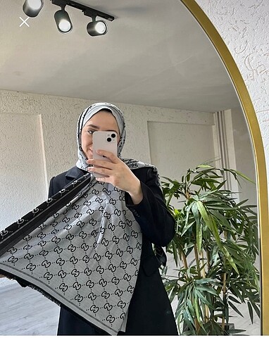 Gümüş çift taraflı Gucci şal
