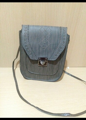 Louis Vuitton Askılı kol çantası 