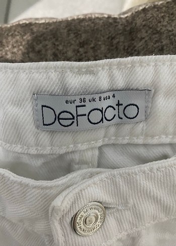 Beyaz Pamuklu Kadın Mini Kot Şort - Görsel 2