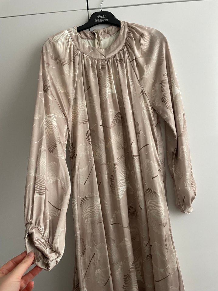 Bej Uzun saten Bohem Elbise - Görsel 2