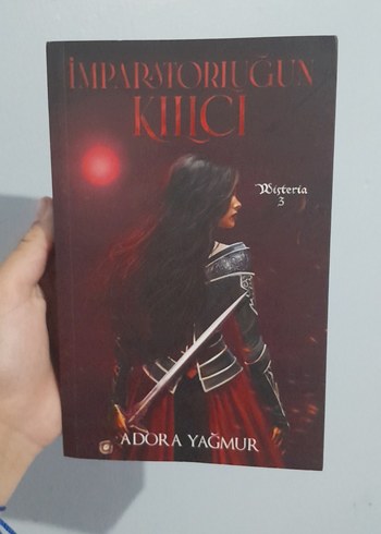 İmparatorluğun Kılıcı - Adora Yağmur