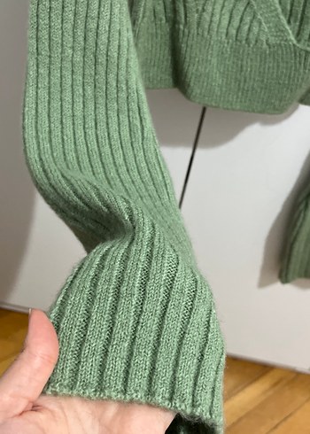 Yeşil V Yakalı Triko Kadın Kazak - Görsel 2