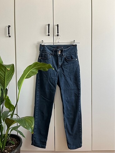Düz kesim kot pantolon