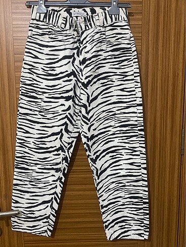Zebra desenli pantolon