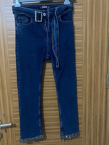 Paçaları taşlı skinny jean