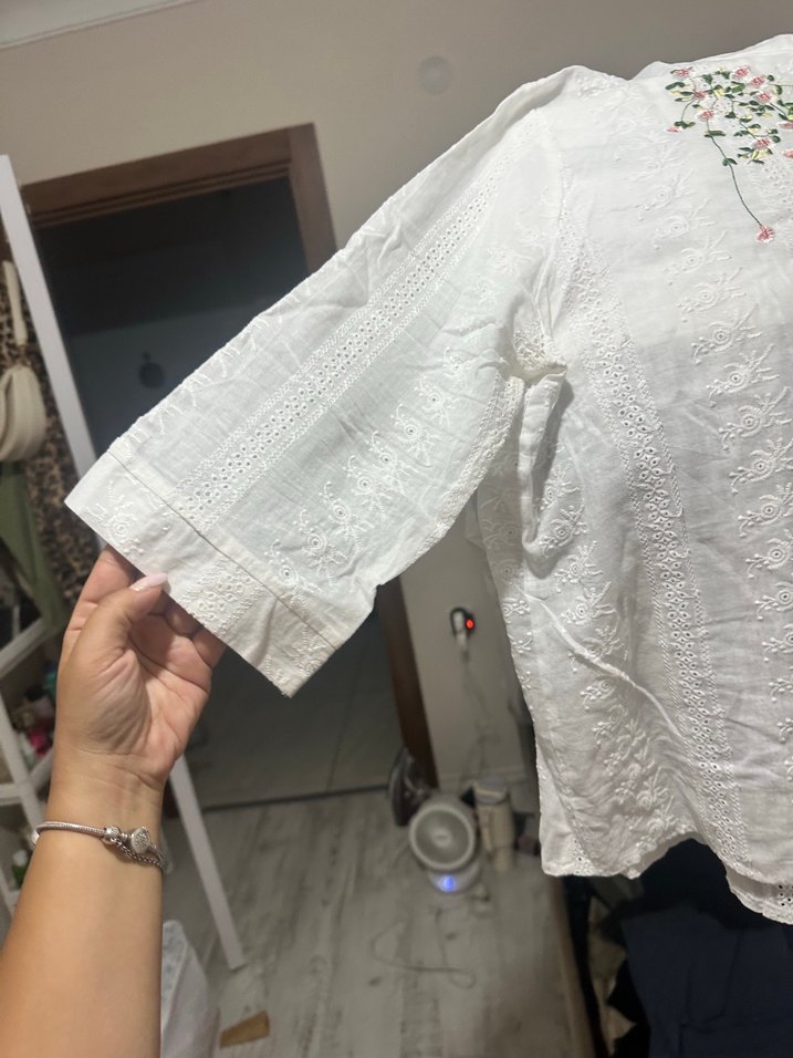 Nakışlı Beyaz Hamile Bluzu - Görsel 4