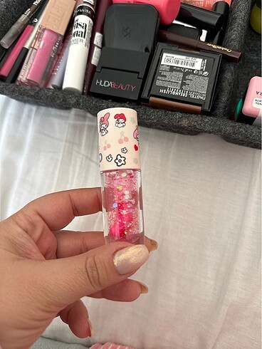 Hello Kitty Mac allure lip gloss