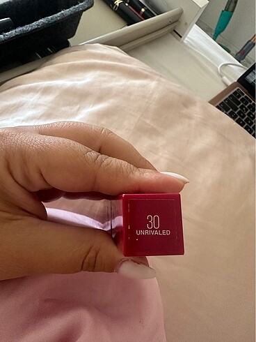 Maybelline Maybelline 30 Unrıvaled Rengi Lipglos Ruj