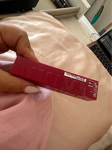 Maybelline 30 Unrıvaled Rengi Lipglos Ruj