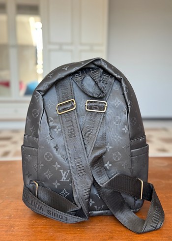 Kadın Siyah Deri Baskılı Sırt Çantası - Görsel 3