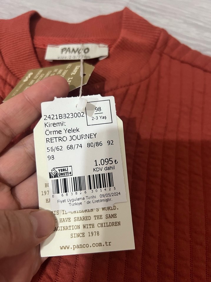 Erkek Çocuk Kırmızı Kolsuz Keten Yelek - Görsel 2