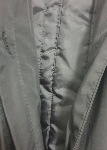 Siyah Düğmeli Midi Yağmurluk - Görsel 3