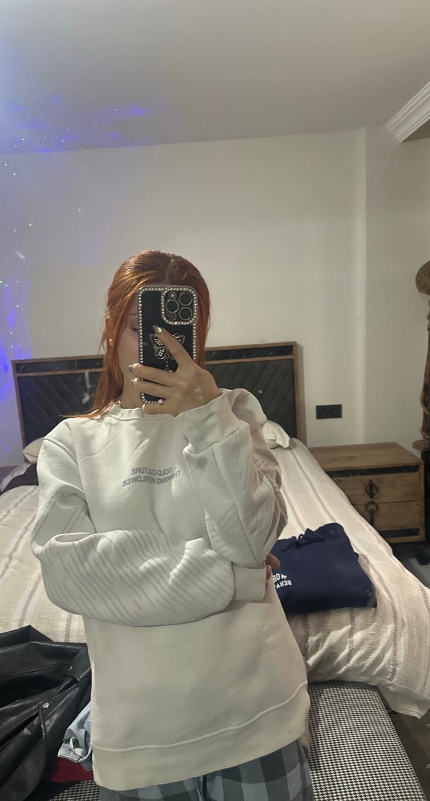 Kadın Beyaz Baskılı Uzun Kollu Sweatshirt - Görsel 3