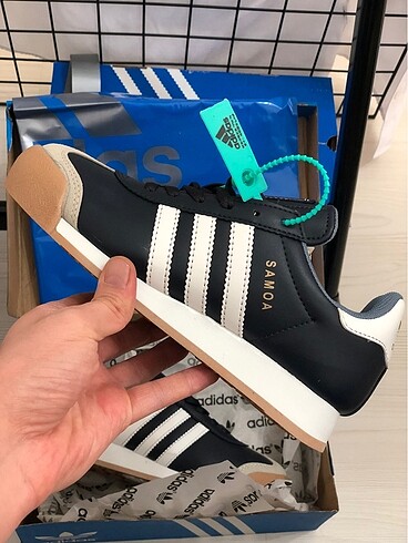 Adidas Sizin için yeni en kaliteli ve en trendleri seçtik Samoa