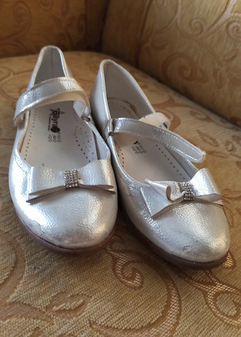 Kız Çocuk Beyaz Tokalı Babet Ayakkabı - Görsel 2