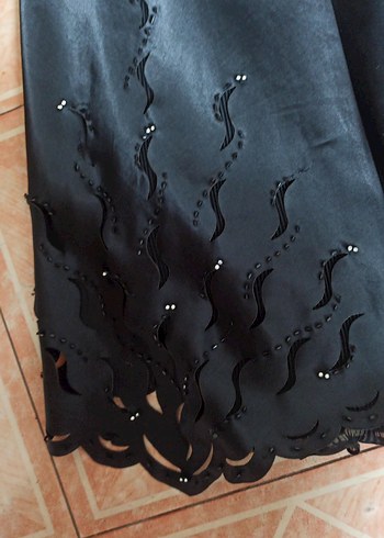 Siyah İşlemeli Uzun Kadın Etek - Görsel 3