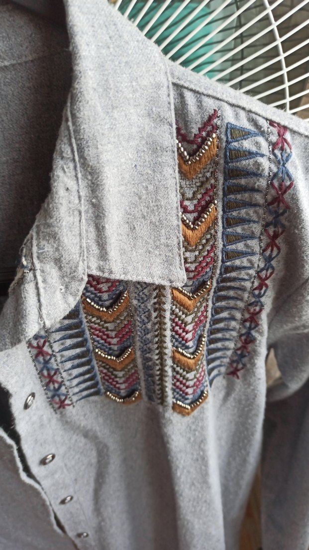 Bohem Nakışlı Gri Uzun Kollu Kadın Gömlek - Görsel 3