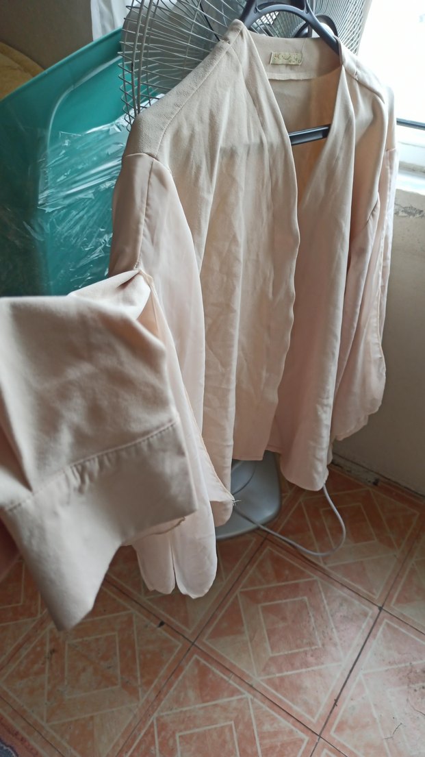 Bej V Yaka Keten Gömlek - Görsel 2