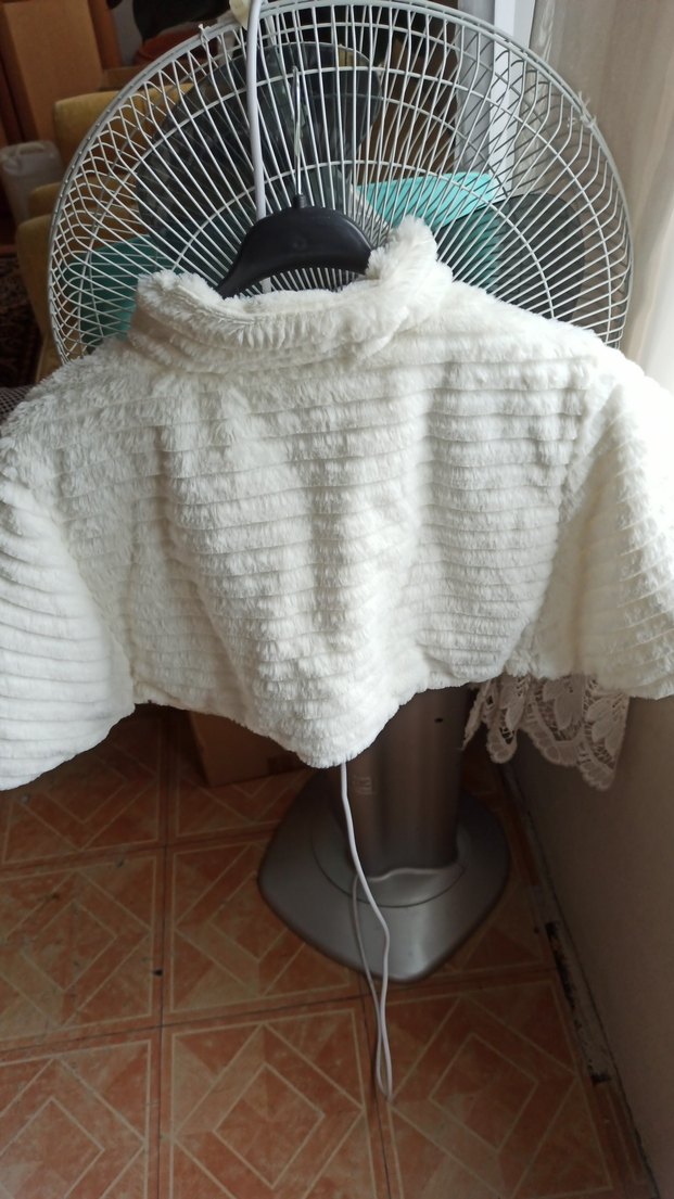 Beyaz Kadın Kürk Detaylı Midi Mont - Görsel 4