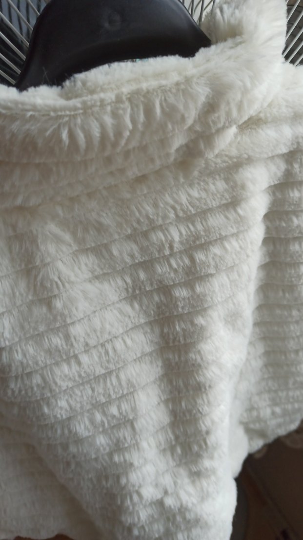 Beyaz Kadın Kürk Detaylı Midi Mont - Görsel 5