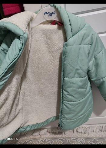 Kız Çocuk Yeşil Peluş Kapüşonlu Mont - Görsel 2