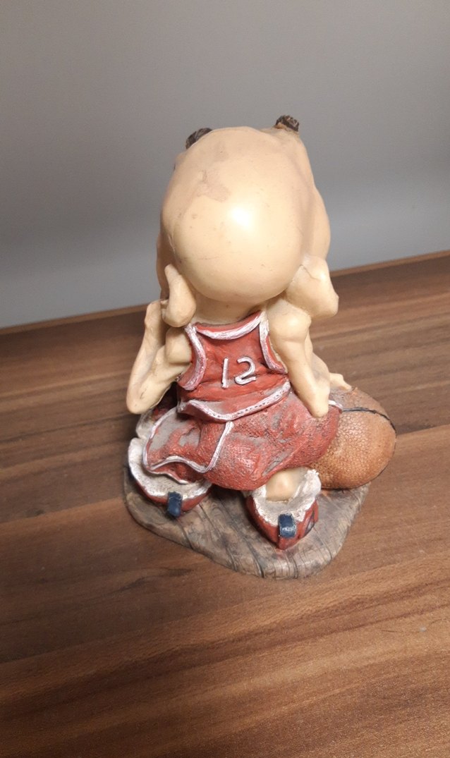 Basketbol Topu ve Ayakkabılı Figürin - Görsel 3