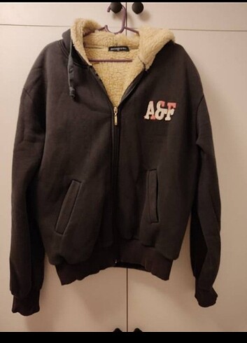 İçi kürklü A&F hırka 