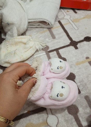 Nakışlı Peluş Detaylı Kız Çocuk Ev Terliği - Görsel 2