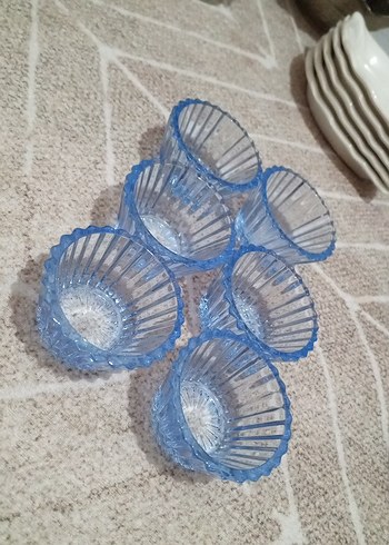 Mavi Retro Tarzda Cam lokumluk