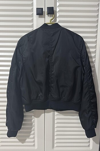 Pull and Bear Siyah bomber ceket