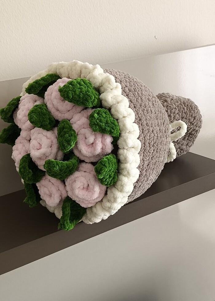 Solmayan örgü gül buketi  - Görsel 2