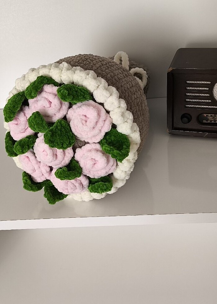 Solmayan örgü gül buketi  - Görsel 3