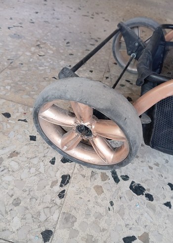 Siyah Bebek Arabası - Görsel 5