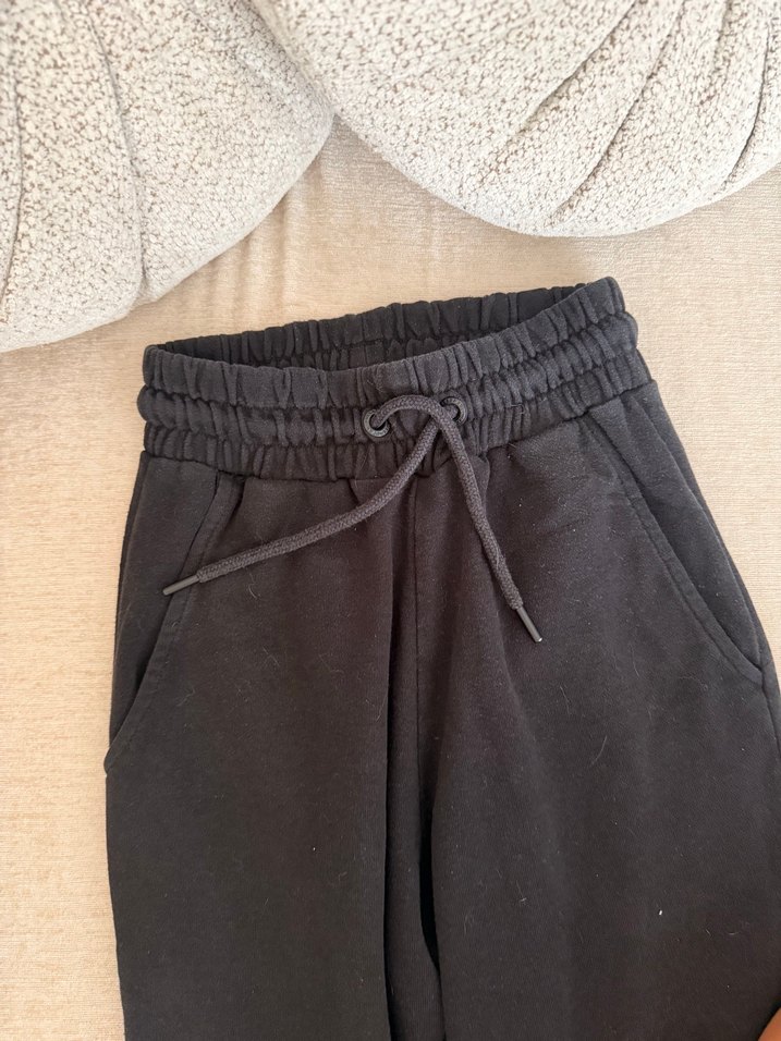 Siyah Yazı Baskılı Rahat Eşofman Altı - Görsel 2