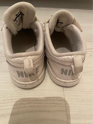 25 Beden Nike court bourt