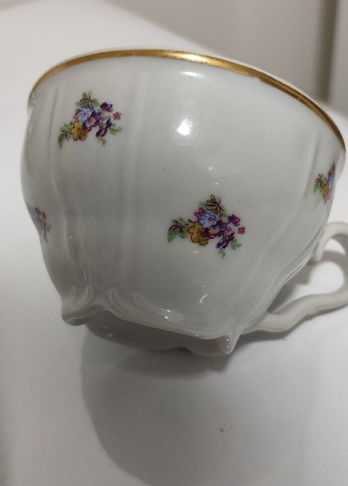 Antika Pastel Beyaz Çiçekli Porselen Fincan ve Tabak - Görsel 4