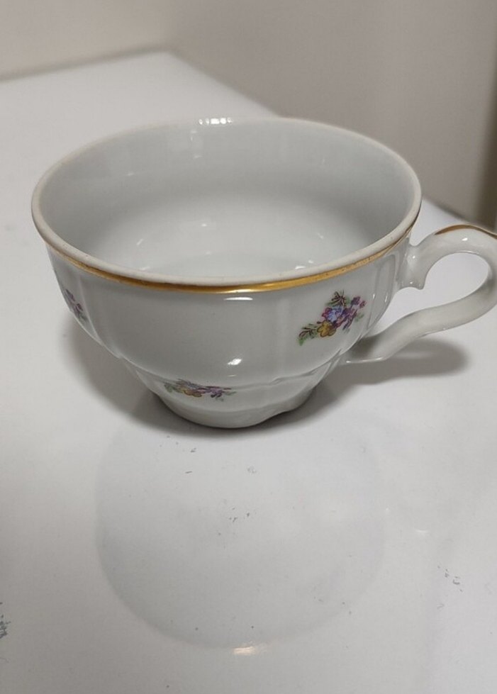 Antika Pastel Beyaz Çiçekli Porselen Fincan ve Tabak - Görsel 3